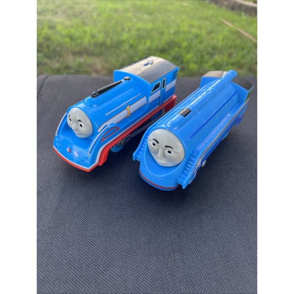 Thomas & Friends TrackMaster Shooting Star Gordon Motorized Train Engine Lot 2 - Picture 1 of 7